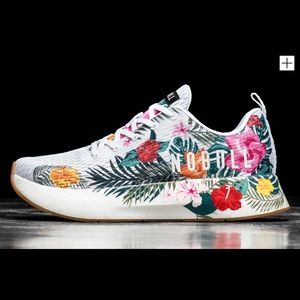 NOBull size6. Brand new TROPICAL RUNNER